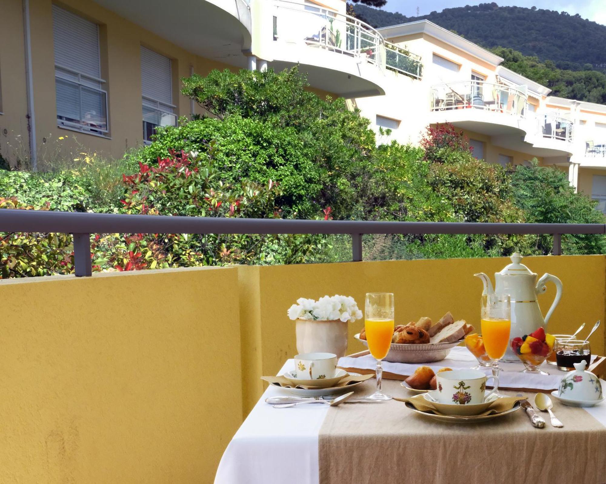 Grace & Breakfast Bed and Breakfast Beausoleil Exteriör bild